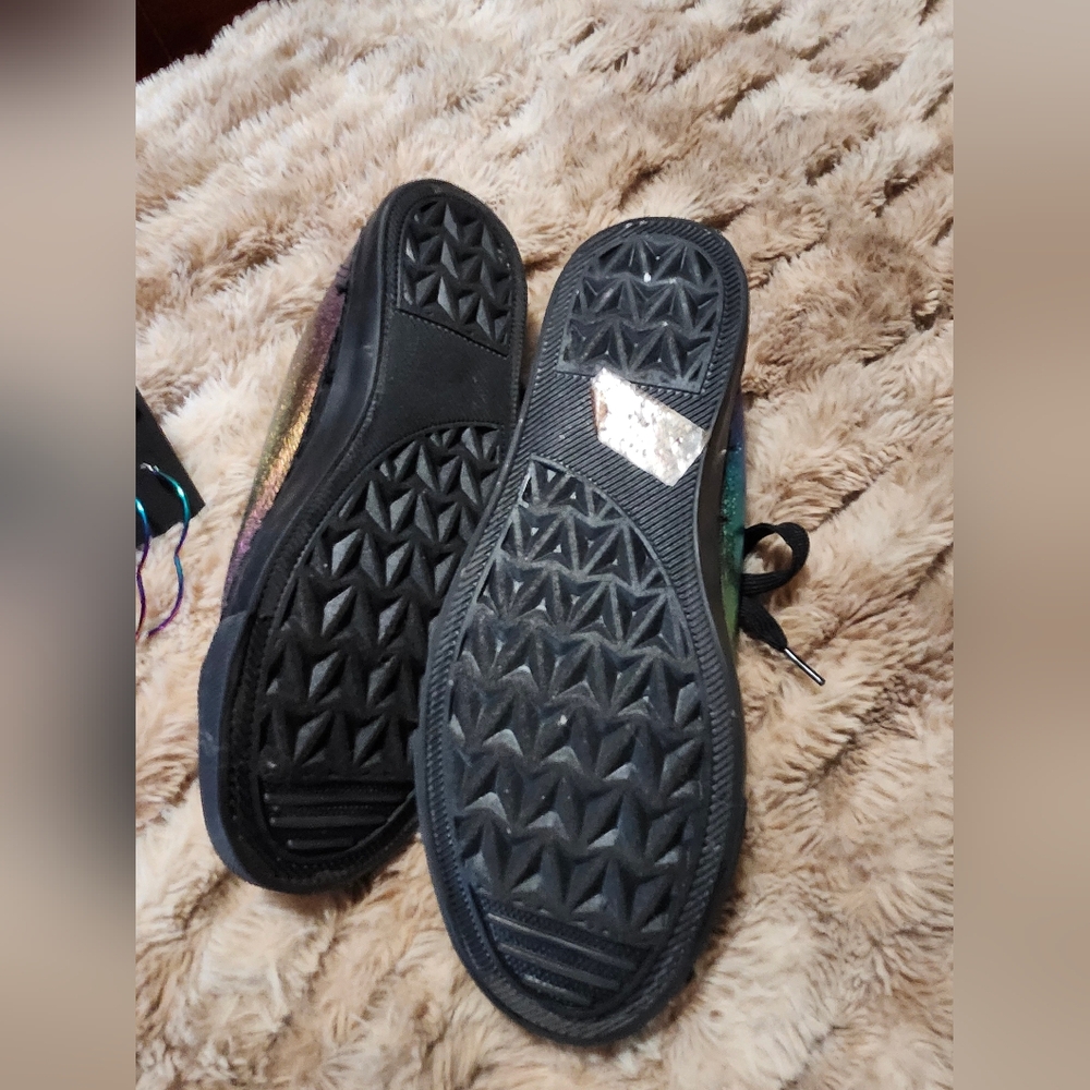 Shoes - Picture 2 of 5